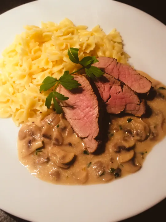 Schweinefilet mit Pilz- Rahm Sauce 