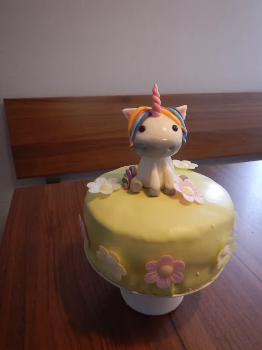 Einhorn-Geburtstagstorte