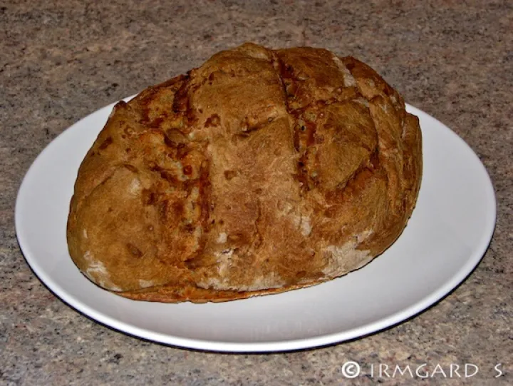 Brot mit Sonnenblumenkernen