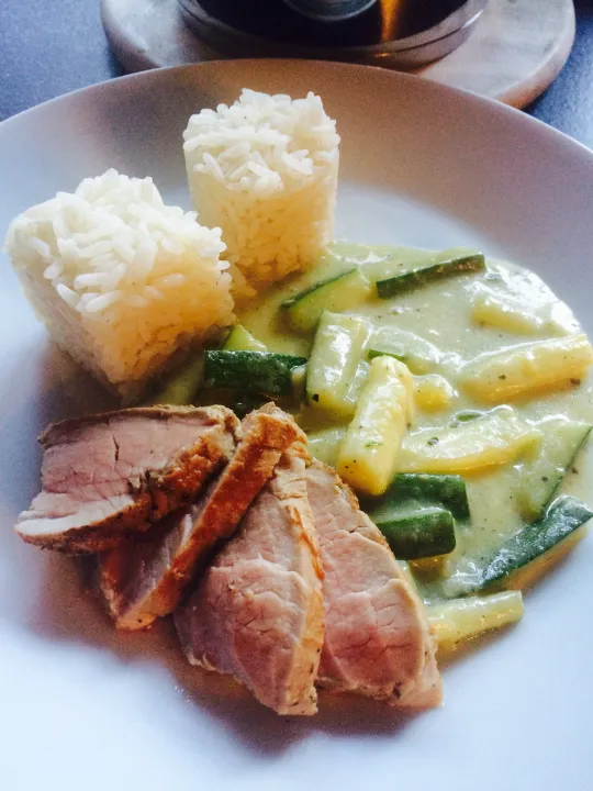 Schweinefilet mit Zucchinigemüse
