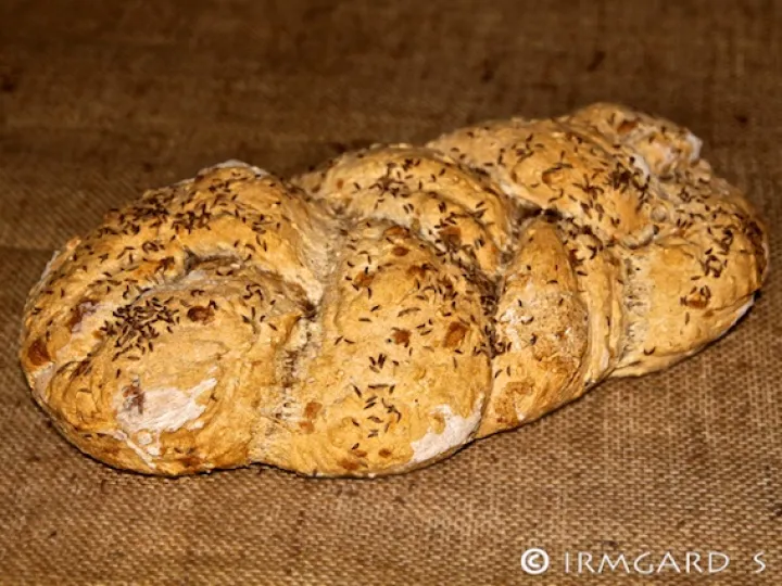 Kümmel-Zopfbrot