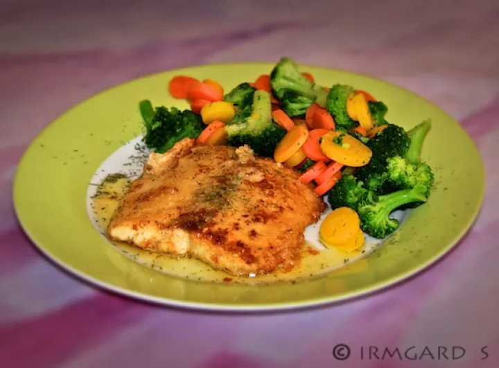 Frischer Lachs mit Gemüse