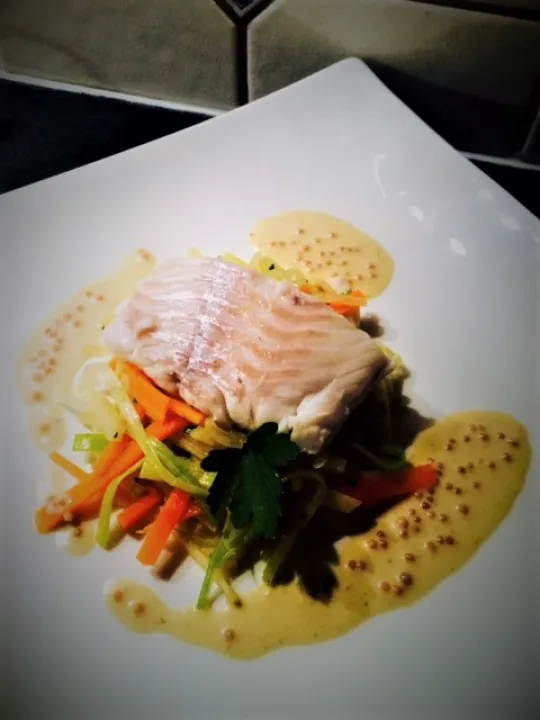 Kabeljau/Wurzelgemüse/ Senfsauce