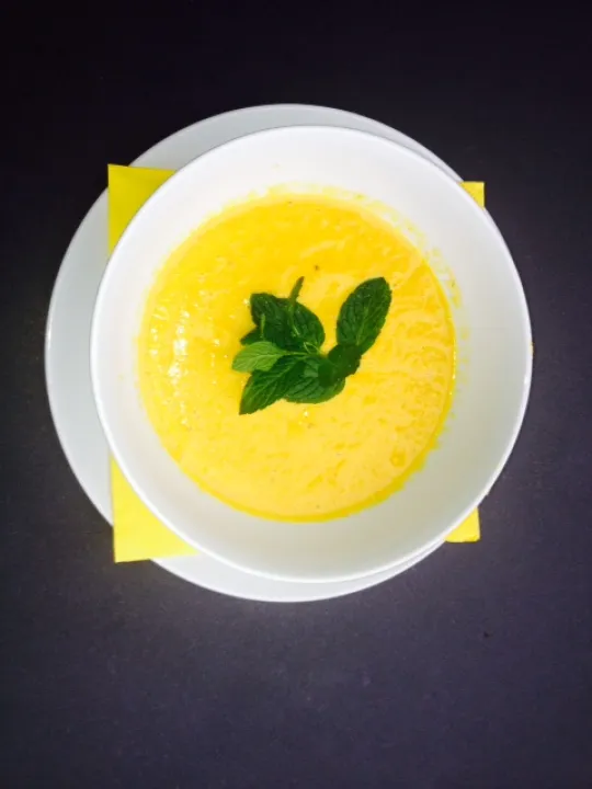 Karotten-Mango Schaumsüppchen