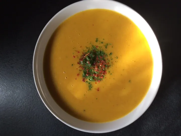 Karotten-Papaya-Orangen Suppe
