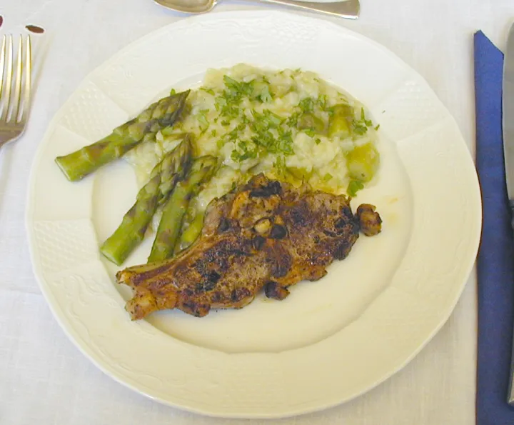 Lammkoteletts mit Spargelrisotto