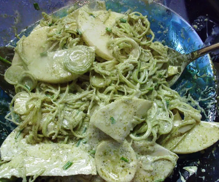 Lauchsalat mit Äpfel