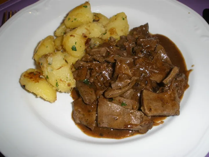 Leber in Rotweinsoße