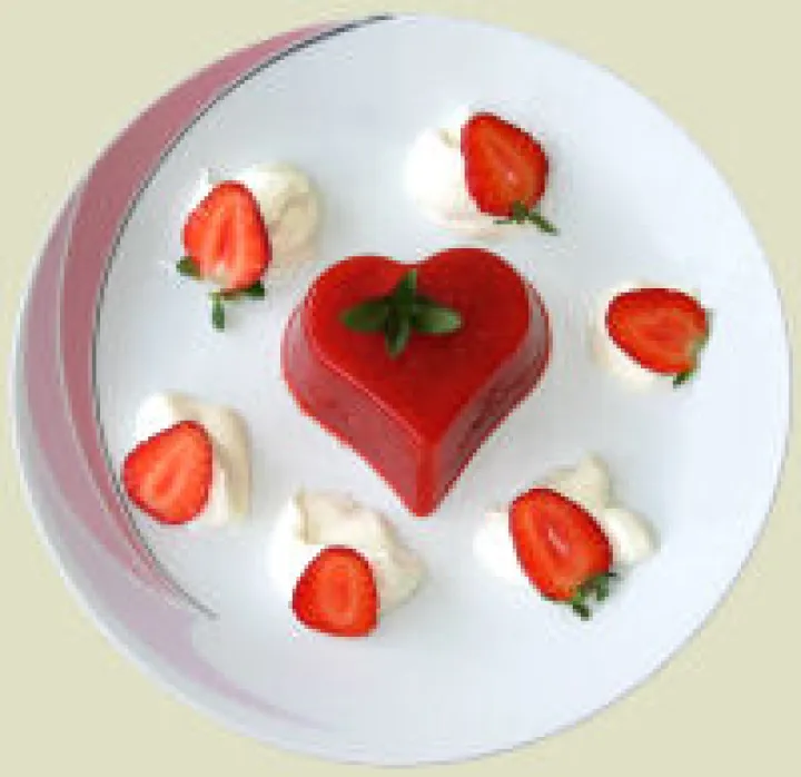 Rhabarber-Erdbeer-Gelee mit Vanillesahne