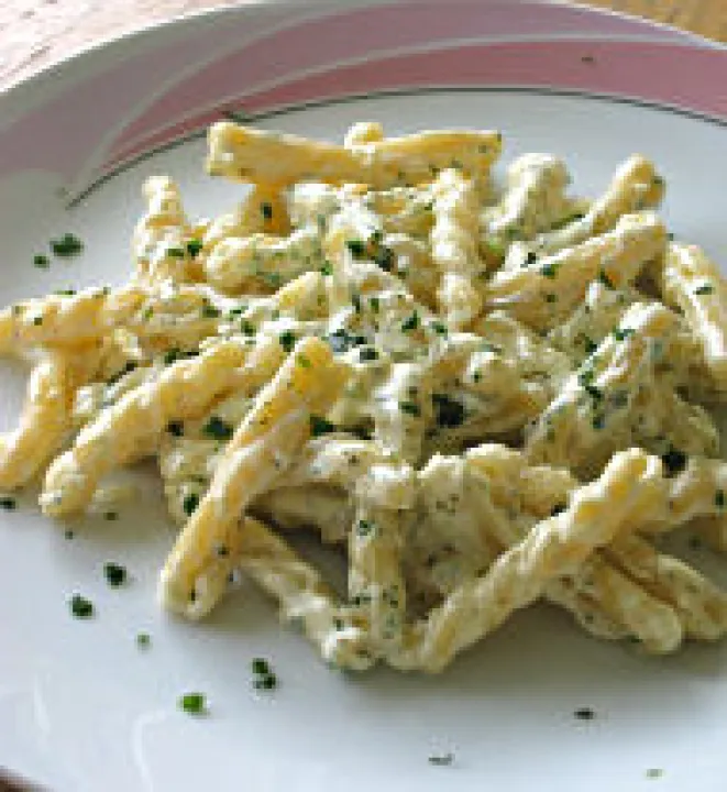 Nudeln in Kräutersauce