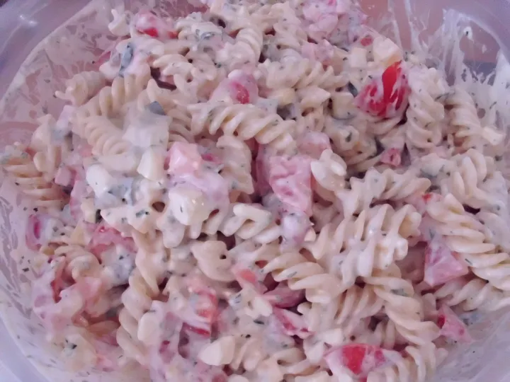 Nudelsalat  mit Mozzarella