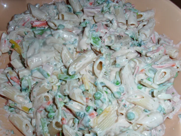 Nudelsalat mit Gemüse