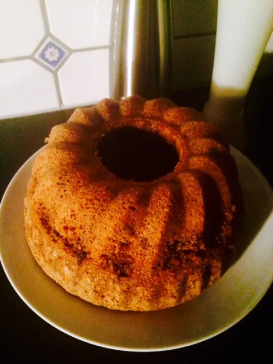 Nussgugelhupf mit Schokolade/ohne Mehl