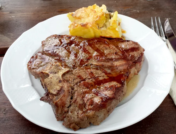 Gegrilltes Porterhouse Steak 