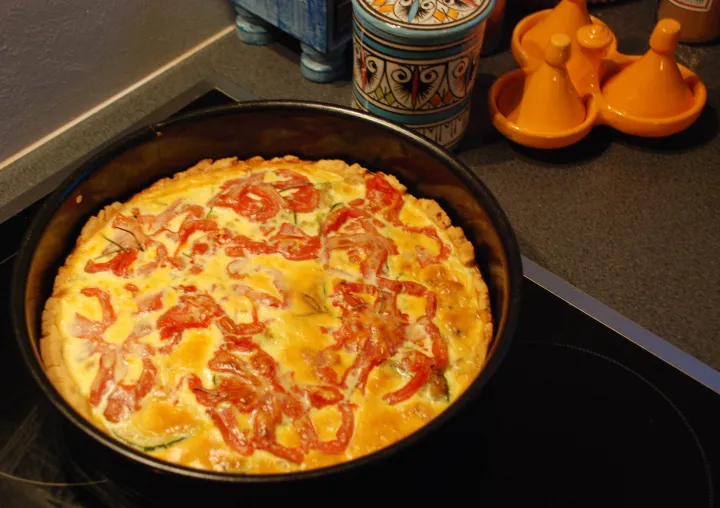Tomaten-Zucchini-Quiche