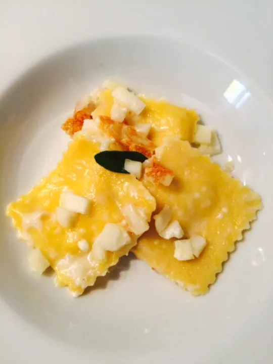 Ravioli mit Pecorino und Birnen
