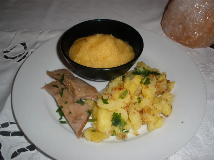 Tafelspitz mit Bratkartoffel und Apfelkren 