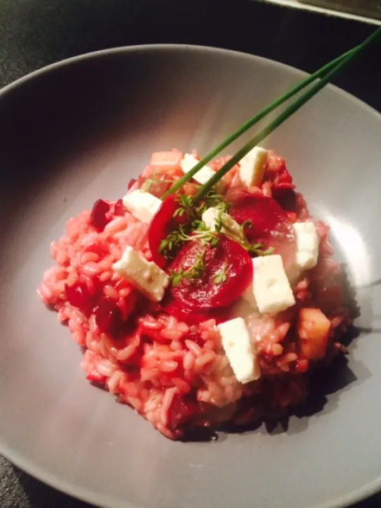 Rote Rüben Risotto mit Apfel