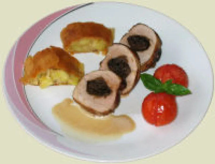 Schweinsfilet mit Dörrpflaumen in Schilcherrahm