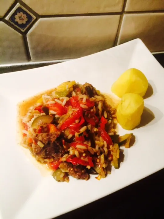 Serbischer Eintopf (Gjuwetsch)