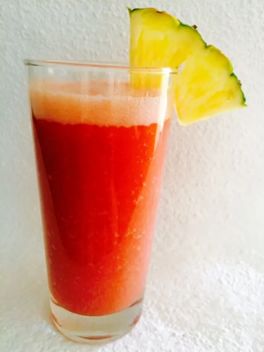 Smoothie aus Ananas, Banane+Wassermelone
