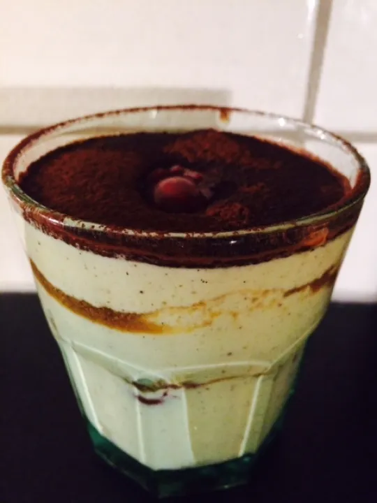 Kirsch-Tiramisu im Glas