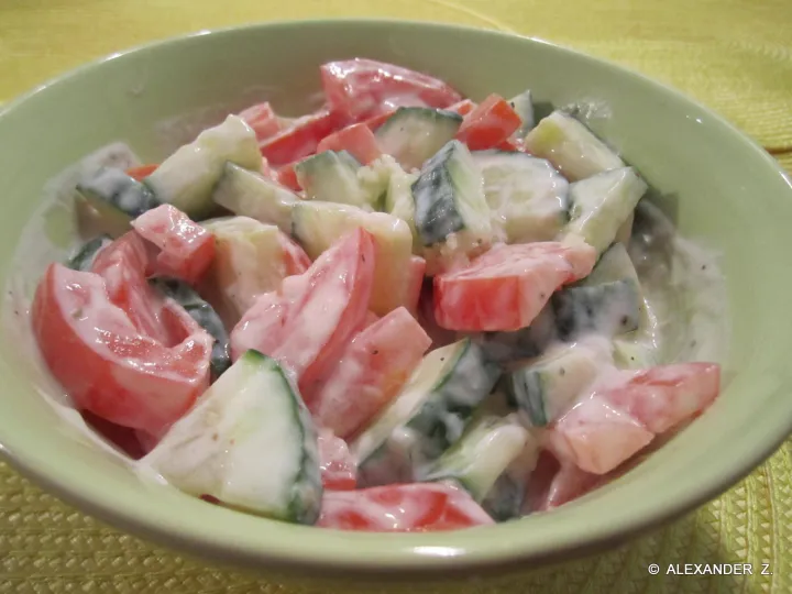 Wasabi  Tomaten-Gurkensalat     