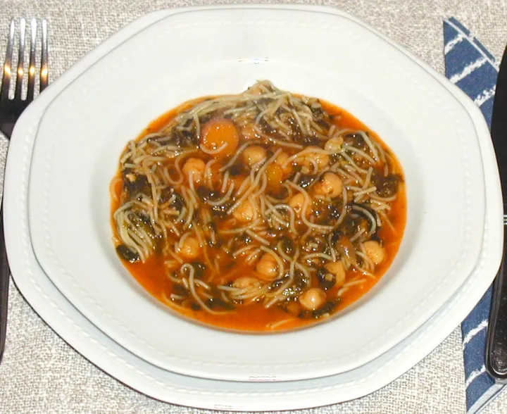 Tunesische Gemüsesuppe mit Nudeln