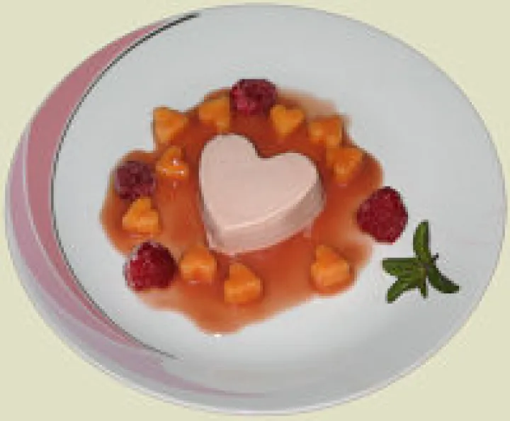Valentinsherzen (Portweinparfait) mit Melonenkompott