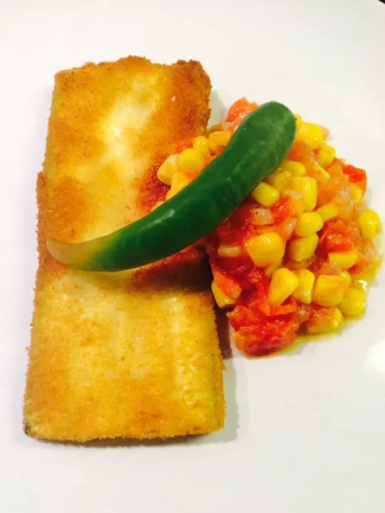 Zucchini Schnitzel mit Tomaten-Mais Gemüse