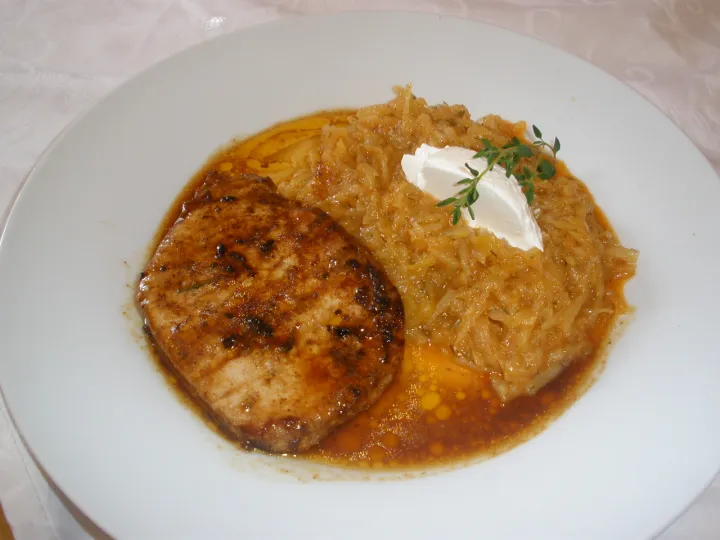 Zucchinigemüse mit Dill