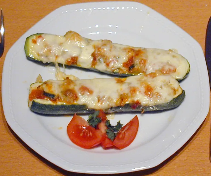 Vegetarische Zucchinischiffchen